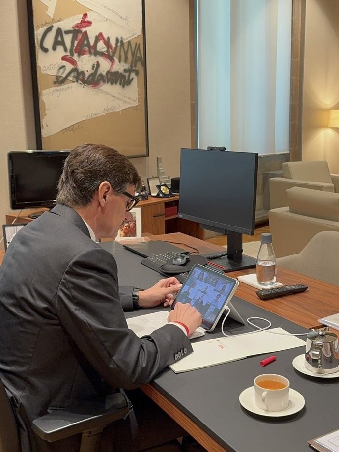 Salvador Illa conectado con el Cecat.