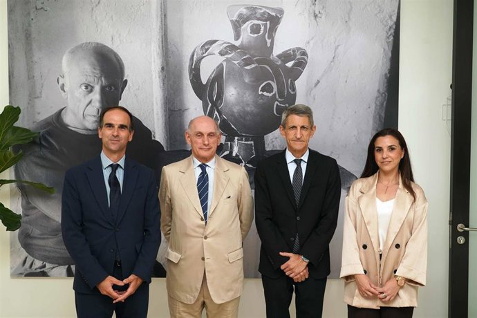 Archivo - El nuevo acuerdo ha sido firmado por el presidente de la Fundación Unicaja, José M. Domínguez, y el presidente del consejo ejecutivo y vicepresidente segundo del Patronato del Museo Picasso Málaga, Bernard Ruiz-Picasso.