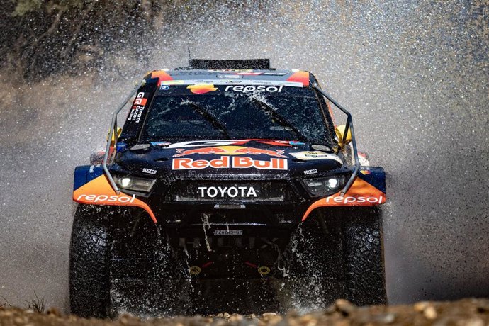 El piloto brasileño Lucas Moraes y su copiloto Armand León, en el Rally Raid de Portugal 2025.