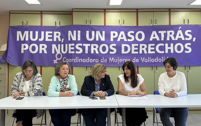 Representantes de la Coordinadora de Mujeres en la rueda de prensa de este lunes, 29 de septiembre, sobre el derecho al aborto.