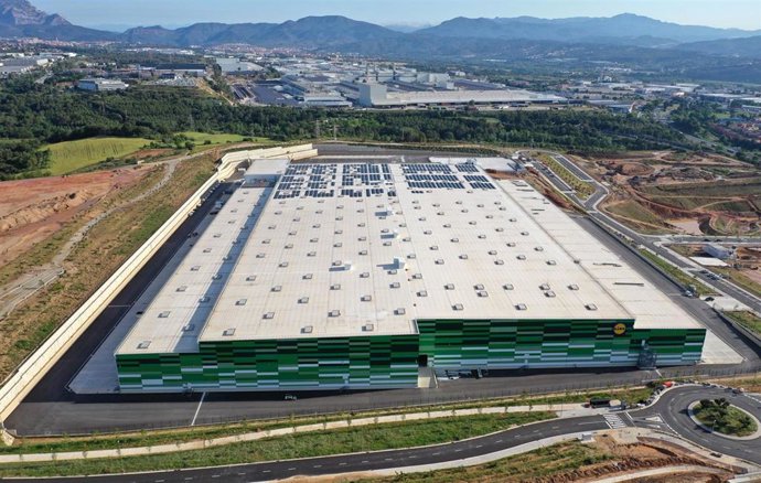 Lidl inaugura su nuevo almacén en Martorell (Barcelona) tras invertir 140 millones.