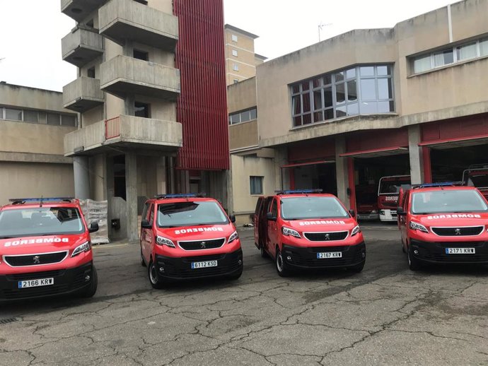 Archivo - Coches de bomberos