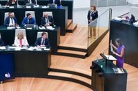 Almeida no se "colocará prácticamente nunca" del lado de Maroto y avanza que tumbarán la propuesta del PSOE sobre Gaza