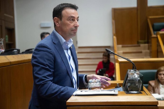 Archivo - Mikel Torres, en el pleno de control