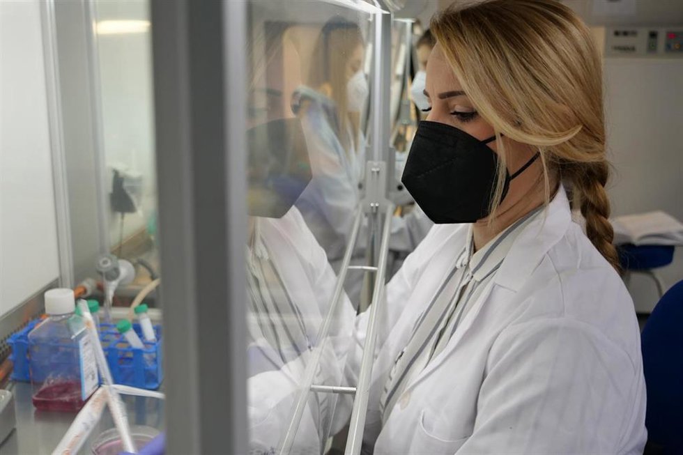 Archivo - La científica de la UMA Melissa García que ha ganado el Premio Nacional de Investigación para Jóvenes