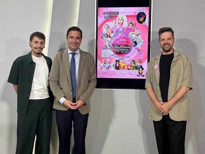 Presentación en el Ayuntamiento de Huelva de cuarta edición de la Gala Drag Nacional.