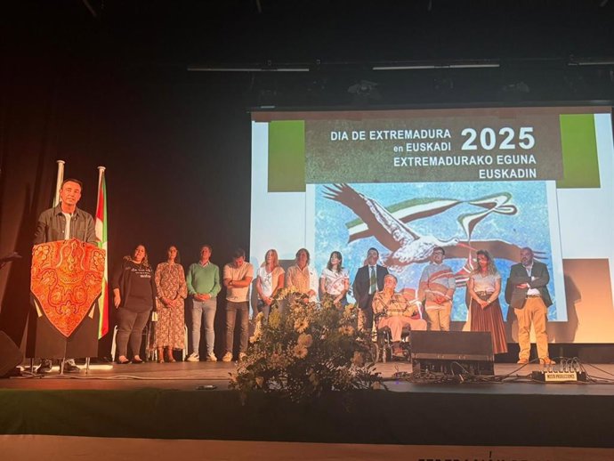 La Diputación de Cáceres se une a la celebración del Día de Extremadura en Euskadi