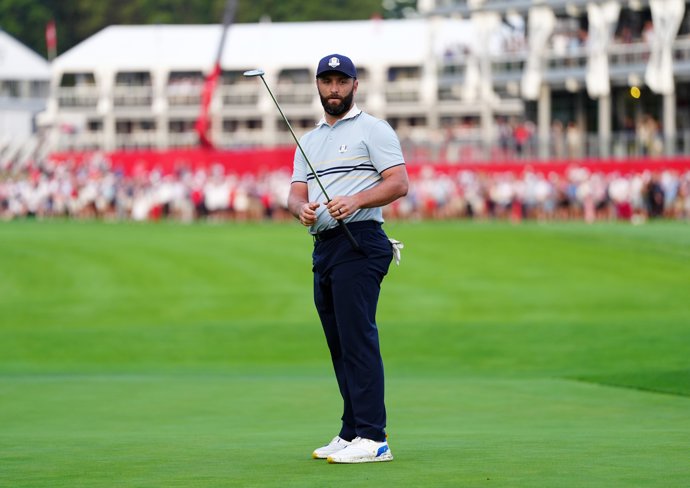 26 September 2025, US, New York: Spanish professional golfer Jon Rahm of Team Europe reacts after missing a putt on the 1st green during the morning foursomes on day one of the 2025 Golf Ryder Cup at the Bethpage Black Course in Farmingdale. Photo: David 
