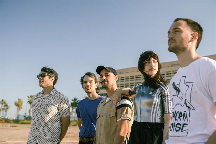 Bonaerense es una de las propuestas musicales del RED Friday en La Térmica de Málaga este próximo viernes 3 de octubre, la banda de Almería navega musicalmente entre el shoegaze, post punk, dream pop o el indie latinoamericano.