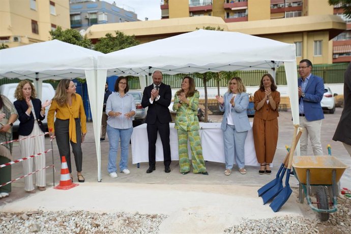 Primera piedra de la nueva sede del CEIP Ruiz Picasso de Fuengirola (Málaga).