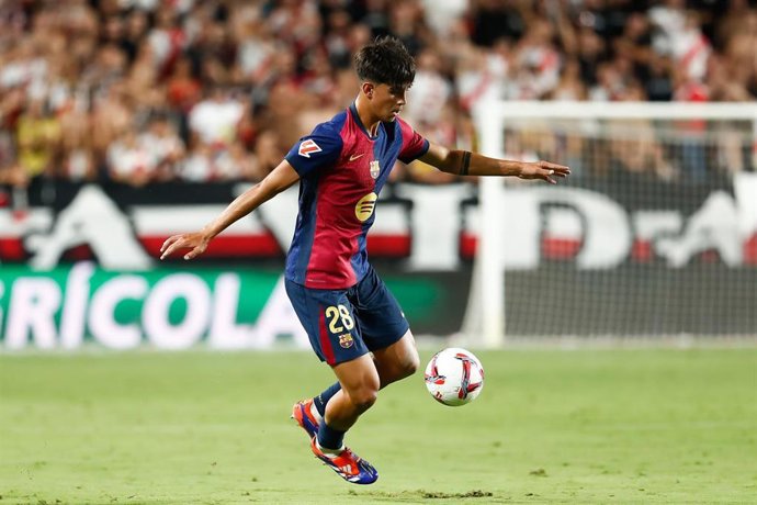 Archivo - Marc Bernal of FC Barcelona in action during the Spanish league, La Liga EA Sports, football match played between Rayo Vallecano and FC Barcelona at Vallecas stadium on August 27, 2024, in Madrid, Spain.