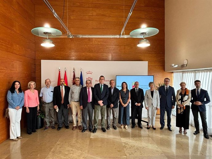 Presentación del ciclo de conferencias para conmemorar el 1.200 aniversario de la fundación de Murcia organizado por el Consejo de Academias de la Región