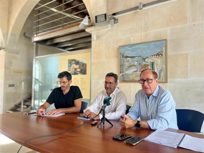 El conseller Lafuente presenta la auditoría de Fornells