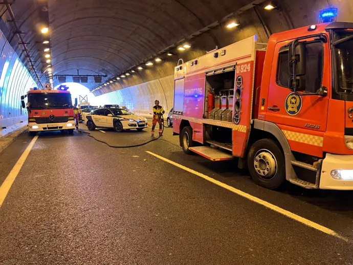 Los Bomberos de Las Palmas de Gran Canaria actuando en un túnel