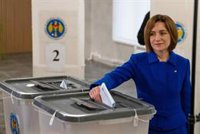 Sandu advierte de que Rusia "no renunciará por completo" a Moldavia y agradece la unión del país