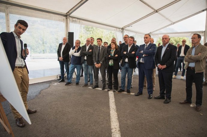 El secretario de Estado de Transportes y Movilidad Sostenible, José Antonio Santano, en su visita a la Hermida