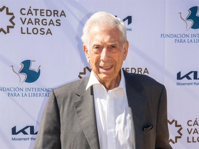 Archivo - Mario Vargas Llosa.