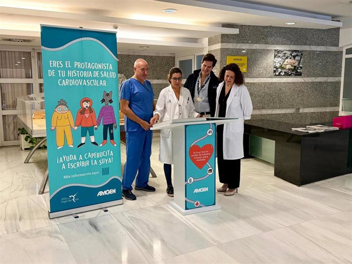 Un libro interactivo de gran formato promueve la salud cardiovascular en el Virgen del Rocío.