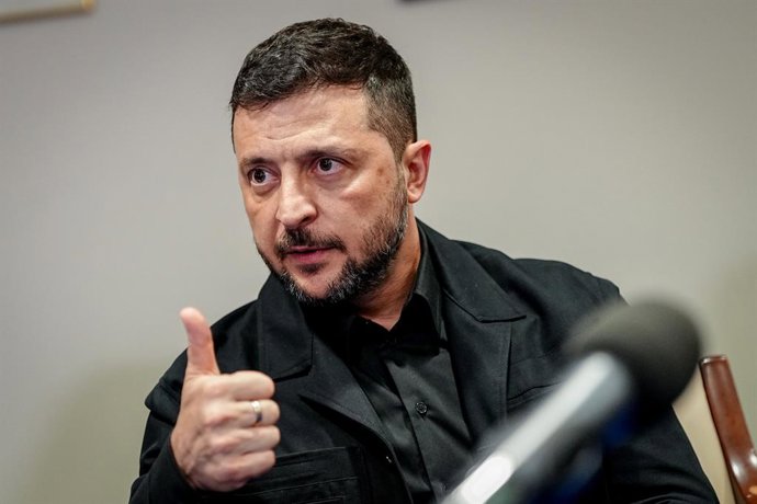 23 September 2025, US, New York: Ukrainian President Volodymyr Zelensky  speaks to journalists after his meeting with US President Donald Trump on the sidelines of the general debate of the UN General Assembly. Over 140 heads of state and government are e