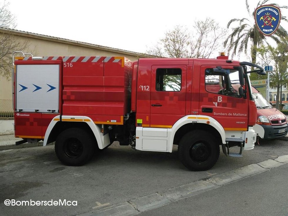 Archivo - Un camión de Bomberos de Mallorca. Recurso. Archivo.