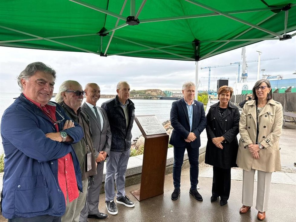 La alcaldesa de Gijón, Carmen Moriyón, preside la inauguración del paseo de Fernando Cadavieco de Diego,