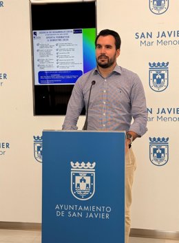 El concejal de Hacienda, Desarrollo Local y Empleo del Ayuntamiento de San Javier, Héctor Verdú