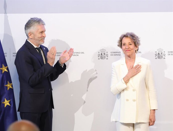 Archivo - El ministro del Interior, Fernando Grande-Marlaska, con la secretaria de Estado de Seguridad, Aina Calvo