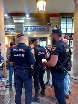 Adavas acusa a la policía de tratarla como un "grupo delincuencial" en una concentración contra violencia de género