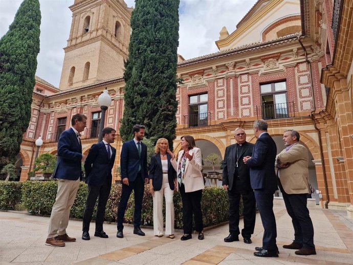 Momento de la inauguración del Claustro del Monasterio de Los Jerónimos tras su rehabilitación