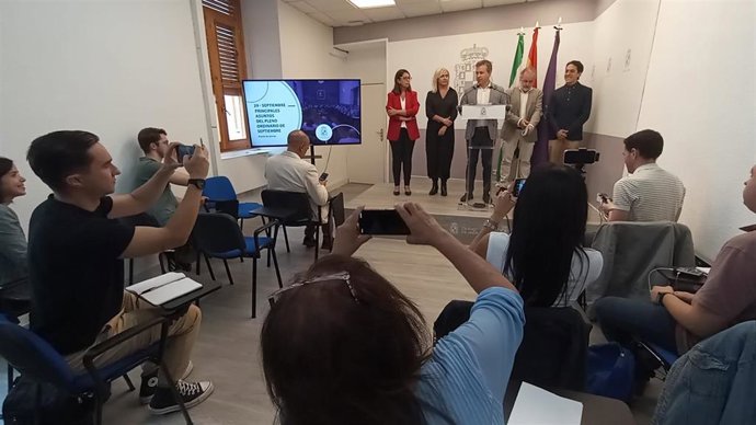 Rueda de prensa sobre el pleno municipal.