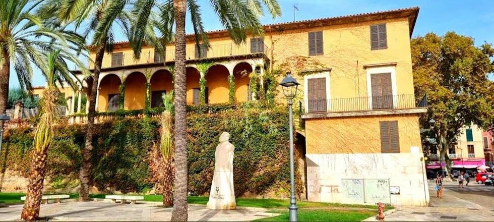 Fachada de la Conselleria de Familias, Bienestar Social y Atención a la Dependencia.