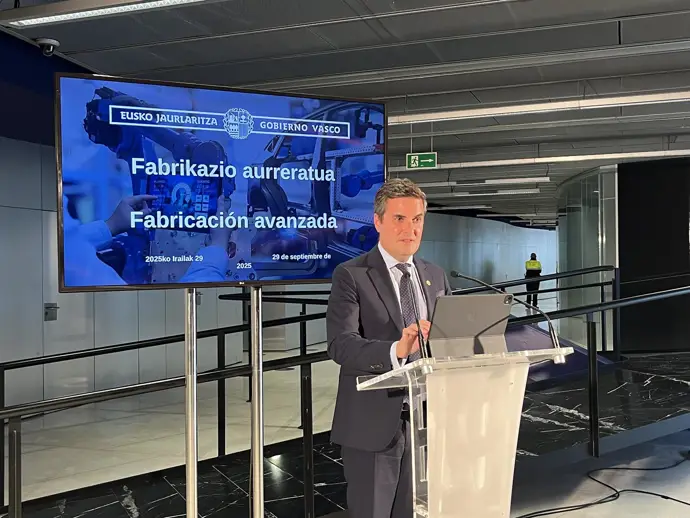 Mikel Jauregi en rueda de prensa