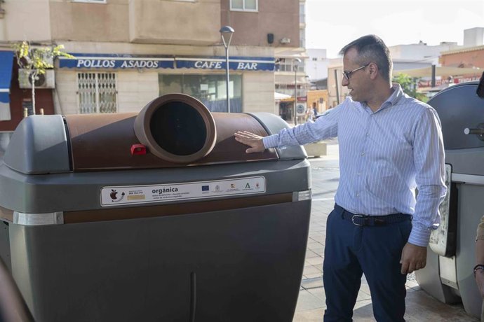 Archivo - El concejal de Sostenibilidad Medioambiental y Energética del Ayuntamiento de Almería, Antonio Urdiales.