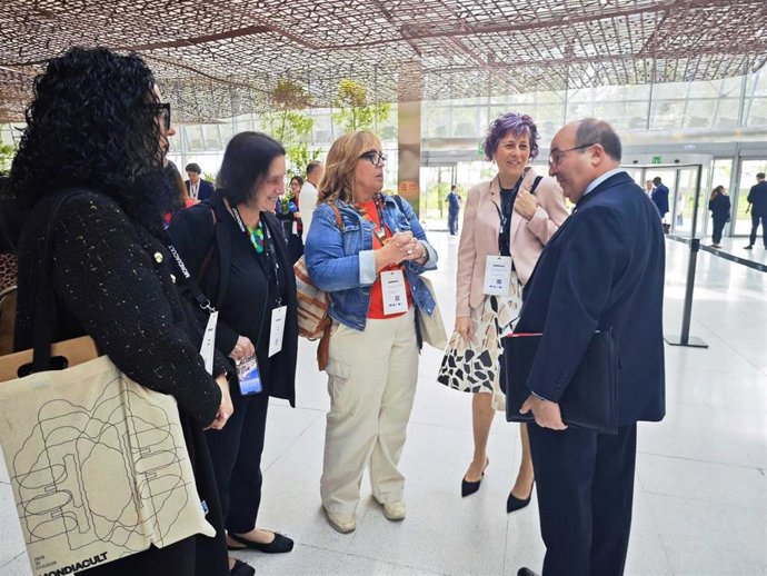 La consejera de Cultura del Principado, Vanessa Gutiérrez, con Miquel Iceta, embajador delegado permanente de España ante la UNESCO.