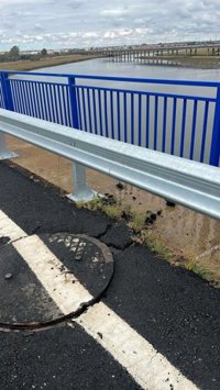 Reabierto al tráfico el Puente Sifón de Huelva tras el arreglo de la avería que provocó una gran columna de agua