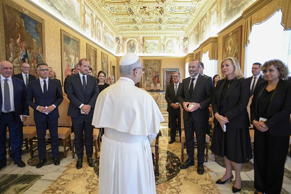 El Papa recibe a miembros del grupo de trabajo de diálogo intercultural e interreligioso. 