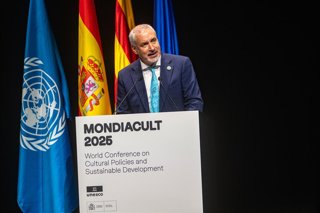 El subdirector general de Cultura de la UNESCO, Ernesto Ottone Ramírez, interviene durante la primera jornada de la conferencia Mondiacult, en el Centro de Convenciones Internacionales de Barcelona (CCIB), a 29 de septiembre de 2025, en Barcelona, Catalun