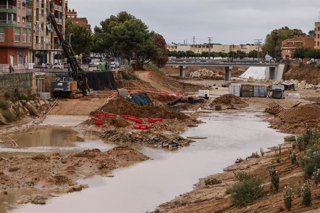 El barranco del Poyo a su paso por Paiporta, a 29 de septiembre de 2025, en Paiporta, Valencia, Comunidad Valenciana (España). El barranco de La Saleta, en Aldaia (Valencia), se ha desbordado de madrugada, a la altura del dique de Bonaire, como consecuenc