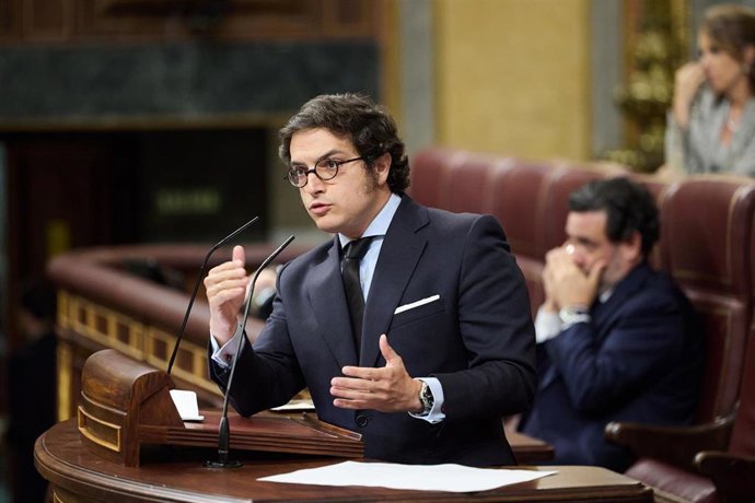 Archivo - El diputado de Vox José María Figaredo, interviene durante el pleno extraordinario en el Congreso de los diputados, a 8 de julio de 2025, en Madrid (España).