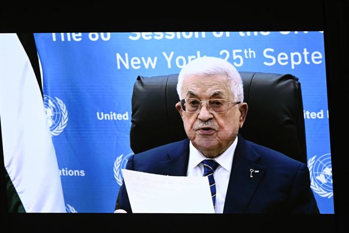 NAÇÕES UNIDAS, 25 de setembro de 2025 O presidente palestino Mahmoud Abbas faz um discurso via link de vídeo durante o Debate Geral da 80ª sessão da Assembleia Geral das Nações Unidas (AGNU) na sede da ONU em Nova York, em 25 de setembro de 2025.