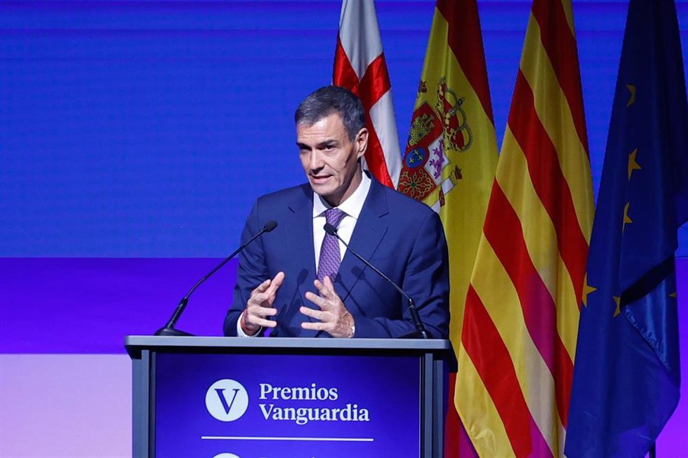 El presidente del Gobierno, Pedro Sánchez, durante la entrega de la 3 edición de los Premios Vanguardia, en el Palau de Congressos de Catalunya, a 29 de septiembre de 2025, en Barcelona, Cataluña (España).