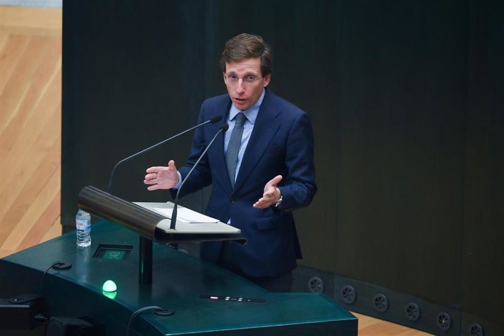 Archivo - El alcalde de Madrid, José Luis Martínez-Almeida, durante un pleno del Ayuntamiento de Madrid