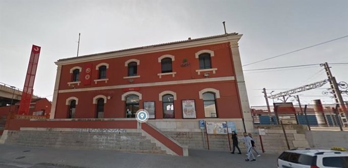 Archivo - Estación de Cercanías de Alzira (Valencia)