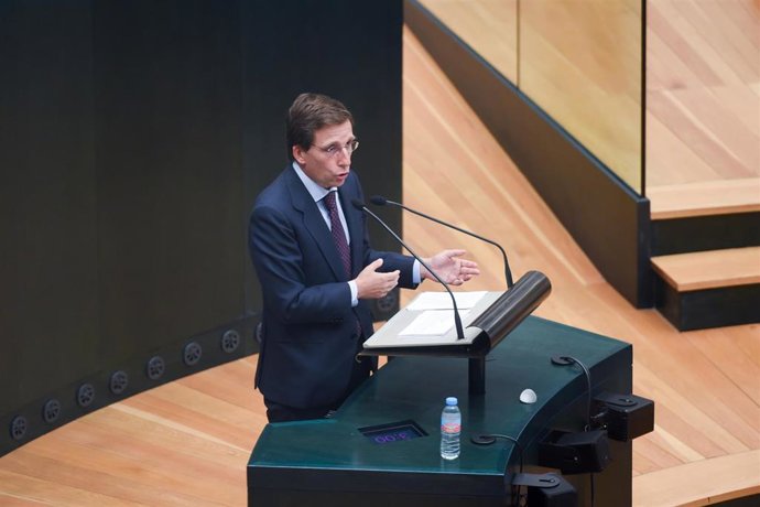 El alcalde de Madrid, José Luis Martínez Almeida, durante el Pleno de Cibeles