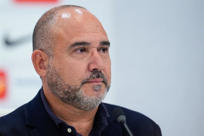 Chus Mateo participa da coletiva de imprensa durante sua apresentação como novo técnico da Espanha no Museu da FEB (Federação Espanhola de Basquete) em 23 de setembro de 2025, em Alcobendas, Madri, Espanha.