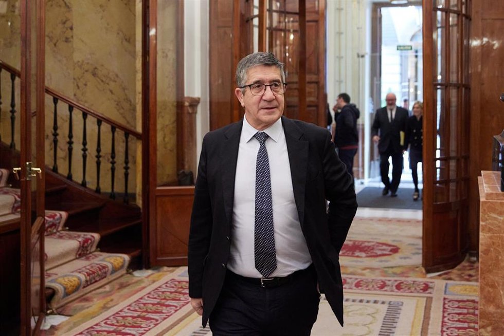 Archivo - El portavoz del PSOE en el Congreso, Patxi López, a su llegada a una sesión plenaria en el Congreso de los Diputados, a 16 de marzo de 2023, en Madrid (España). El Congreso de los Diputados ha aprobado definitivamente hoy el proyecto de Ley de