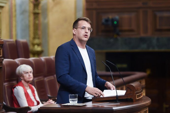 O deputado de Sumaré Jorge Pueyo durante uma sessão plenária no Congresso dos Deputados, em 23 de setembro de 2025, em Madri (Espanha).