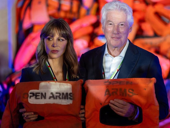 Alejandra Gere, y el actor Richard Gere, durante el 10º aniversario de Open Arms, en la Llotja de Mar, en Barcelona