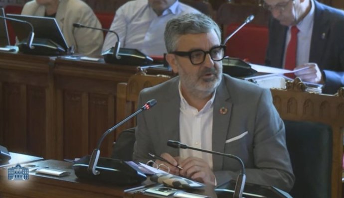 El consejero de Movilidad, Medio Ambiente y Gestión de Emergencias del Principado de Asturias, Alejandro Calvo, interviene en la Comisión de Movilidad, Medio Ambiente y Gestión de Emergencia de la Junta General del Principado de Asturias.