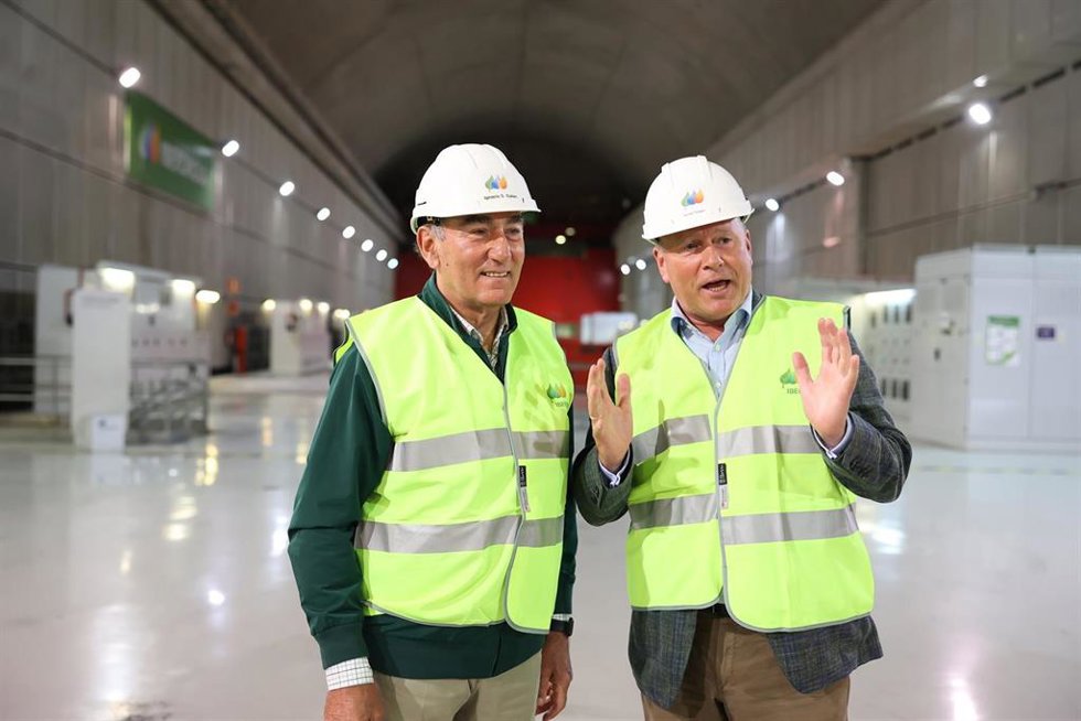 Archivo - Iberdrola y Norges Bank 